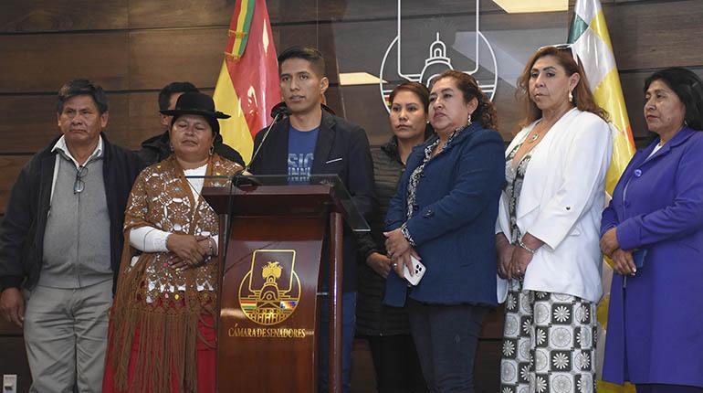 El presidente del Senado, Andrónico Rodríguez, en conferencia de prensa, ayer. | APG