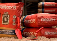 Fancesa preocupada por estrategia de precios reducidos de la competencia || En La Paz, ECEBOL vende la bolsa de cemento a Bs 65, mientras Fancesa tiene un precio de Bs 80.