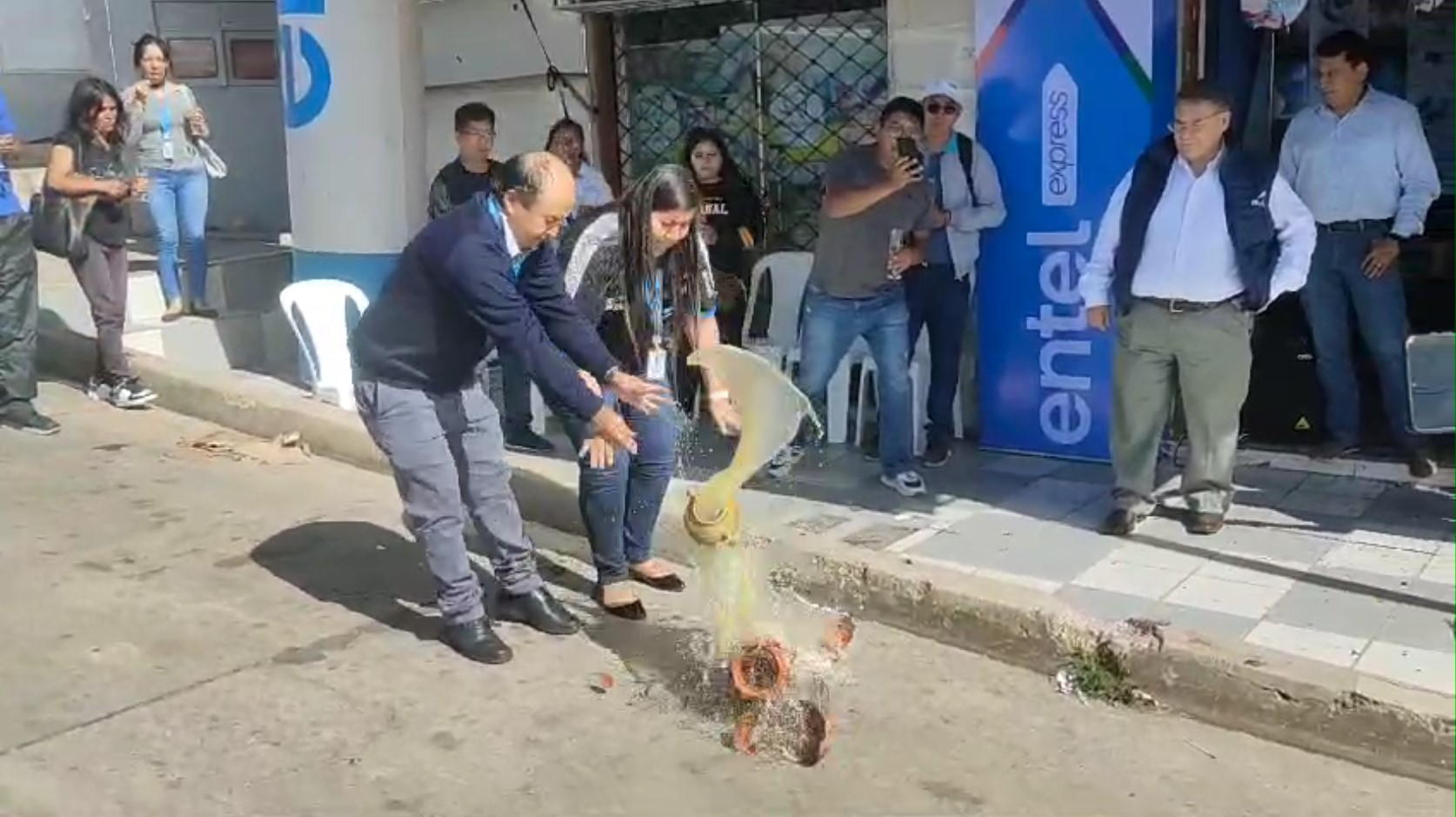 La Empresa Nacional de Telecomunicaciones (ENTEL) inauguró la nueva tienda Entel Express en la zona El Morro