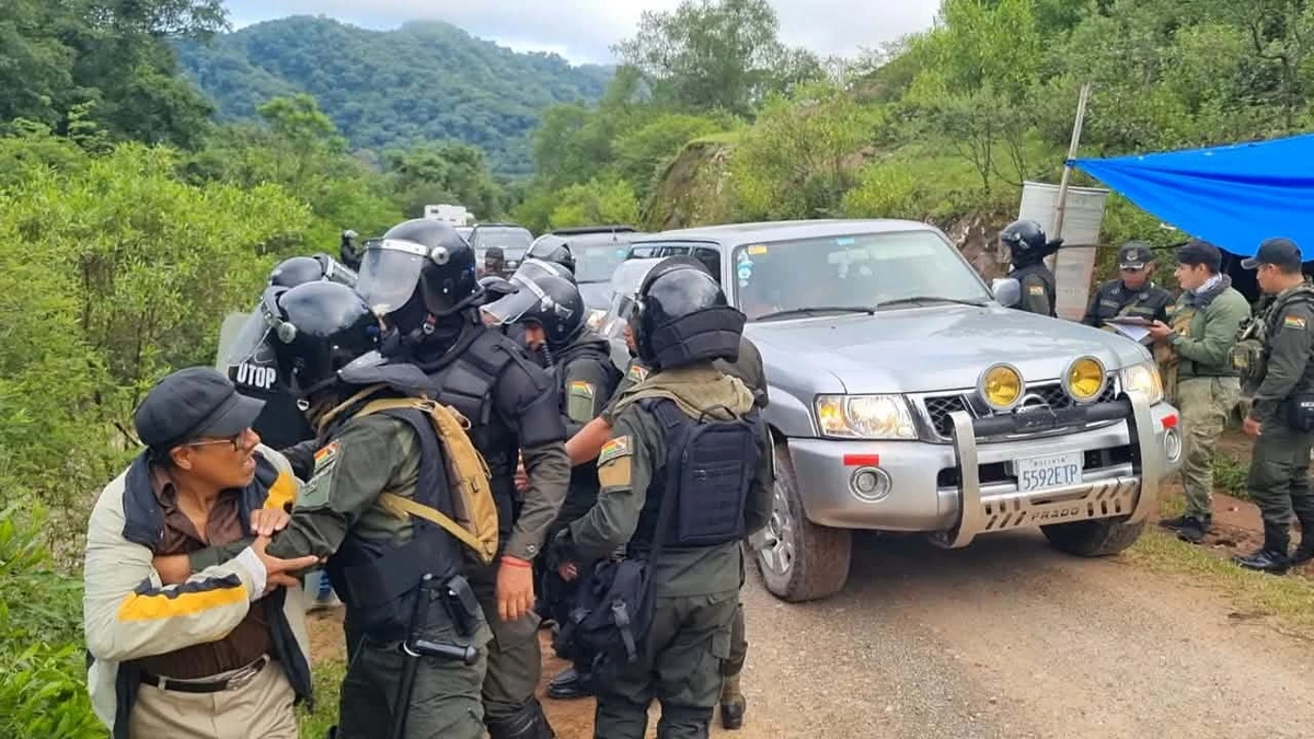 Gobierno de Paz retoma resistido proyecto del MAS para explotar hidrocarburos en Tariquía y abre el paso por la fuerza a Petrobras || Tarijeños se autoconvocan a la defensa de su reserva natural. “El agua vale más que el gas” dice su consigna.