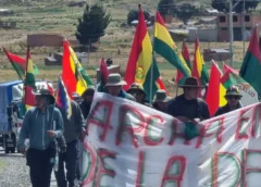 “La marcha es por la democracia y el combustible”, va en su quinto día de movilización hacia La Paz || “Seamos unidos, les pido que tenemos que pelear por nuestros derechos democráticos" dijo a la cabeza el candidato truncado a la gobernación paceña René Yahuasi