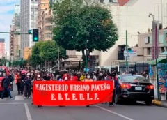 Ministerio de Educación delega pago de bono a departamentales; maestros ven engaño || Los maestros consideran que es el inicio de una descentralización educativa. Desde Chuquisaca Bases del magisterio acusan a la CTEUB de “traición” por aceptar bono de Bs 2.400 y romper unidad con obreros y campesinos.