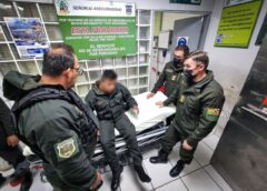 Gobierno da un «Bono Bicentenario» a la Policía; mientras se especula un motín || La policía retrocedió en el control de las protestas este jueves por que el gobierno los envió sin granadas.