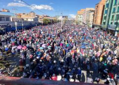 Cabildo de 15mil maestros rurales de La Paz dan 24 horas a la ministra de Educación para cumplir con pliego petitorio || Los Maestros radicalizarán sus medidas.