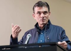 Paz apuesta por agotar a los manifestantes mientras bloqueos dejan pérdidas superiores a $us 2.500 millones || Gobierno opta por el descabezamiento de dirigentes antes que por estado de excepción