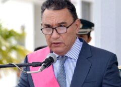 Renuncia Ministro de Defensa que debía quedar a cargo del «Estado de Sitio» || Tras 33 días de paro.