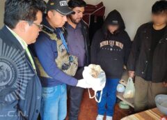 El perro antidr0gr4 «Bladi» alertó de la Mar1huana en galletas que dos sujetos vendían a universitarios y colegiales en el centro de Sucre Un operativo de la FELCN en la plazuela Cochabamba resultó en la aprehensión de dos personas y el secuestro de las galletas