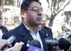 «Se suspenden las clases esta tarde» Maestros y padres van a la marcha contra el aumento del diésel || Se evalúan las clases a distancia el lunes de paro. Descartan clases virtuales.