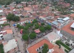 Acuerdan tarifa provisional de 10 bolivianos en Yotala tras debate por el incremento de combustibles || Organizaciones sociales de Yotala advierten sobre el incremento en los costos de la canasta familiar debido al alza del diésel.