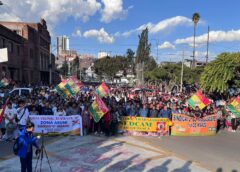 Chuquisaca toma la vanguardia contra el «Dieselazo»; anuncian marcha a La Paz || Entre otras exigencias piden la eliminación de la Renta Vitalicia de presidentes y la reducción real de sueldos en 50%.  El encuentro advirtió que no permitiran un posible "gasolinazo" o "garrafazo".