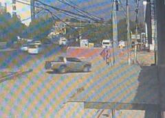 Cochabamba: S3cu3stran a un hombre en Colcapirhua — piden 150.000 dólares || Las imágenes de una cámara de seguridad muestran a dos personas abordando el vehículo de la víctima
